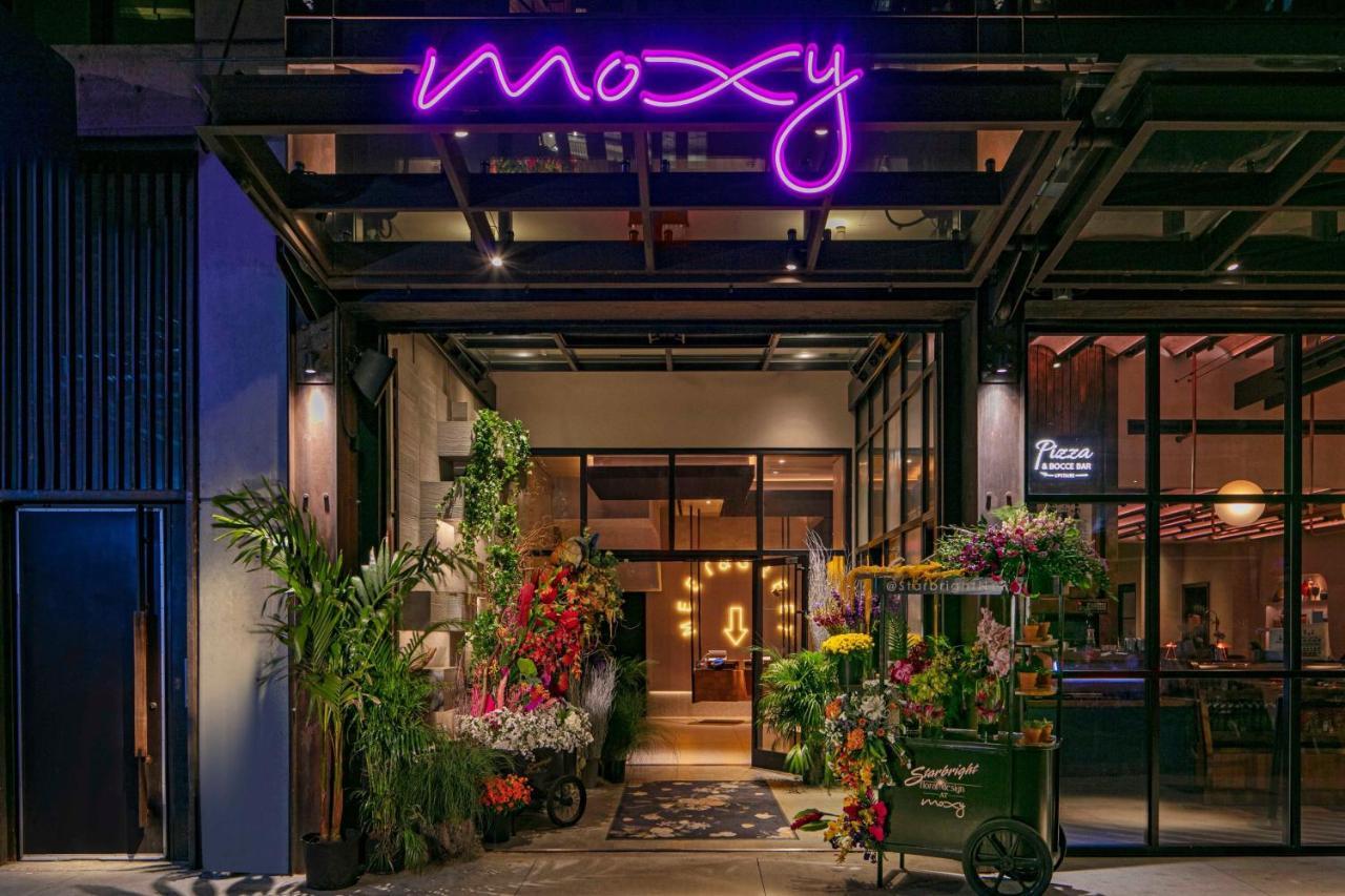 Moxy Nyc Chelsea Hotel New York City Exterior photo