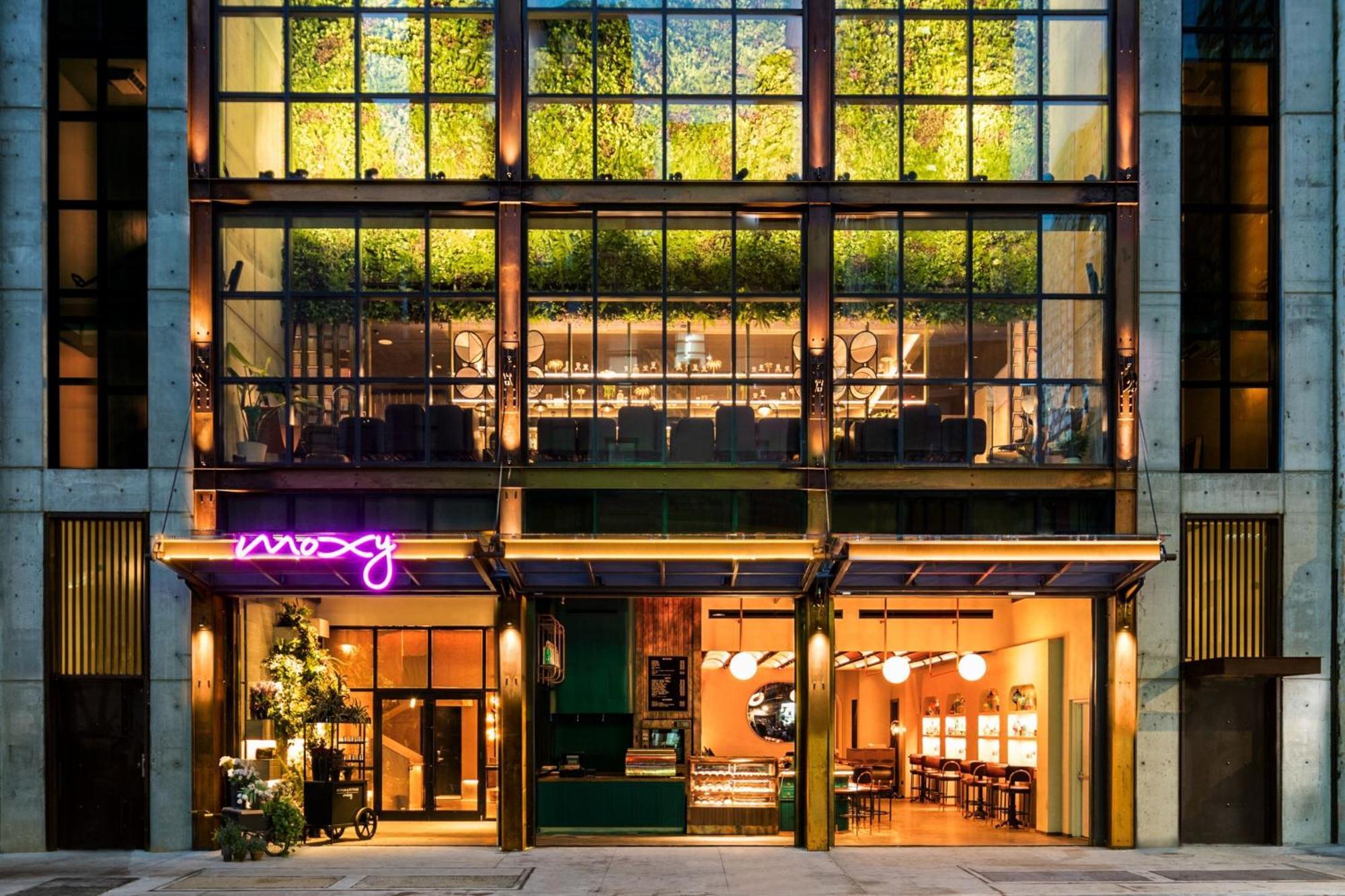 Moxy Nyc Chelsea Hotel New York City Exterior photo